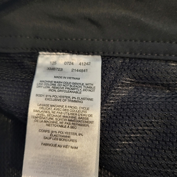 Columbia Black Flat Front Shorts, Size 34 - Picture 5 of 6